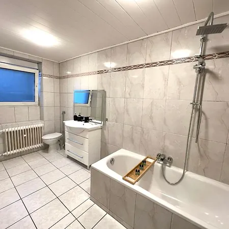 Sehr Grosse Ferienwohnung, Apartment In Kaiserslautern Wehome Classic Esterno foto
