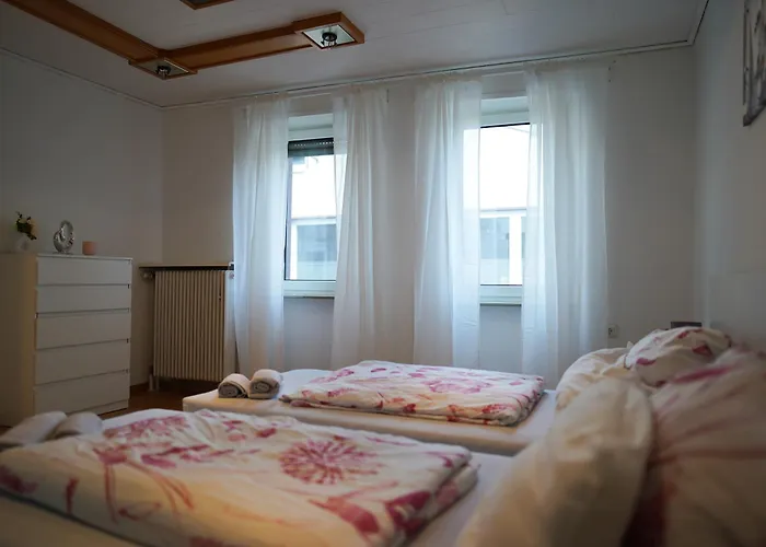 Sehr Grosse Ferienwohnung, Apartment In Kaiserslautern Wehome Classic