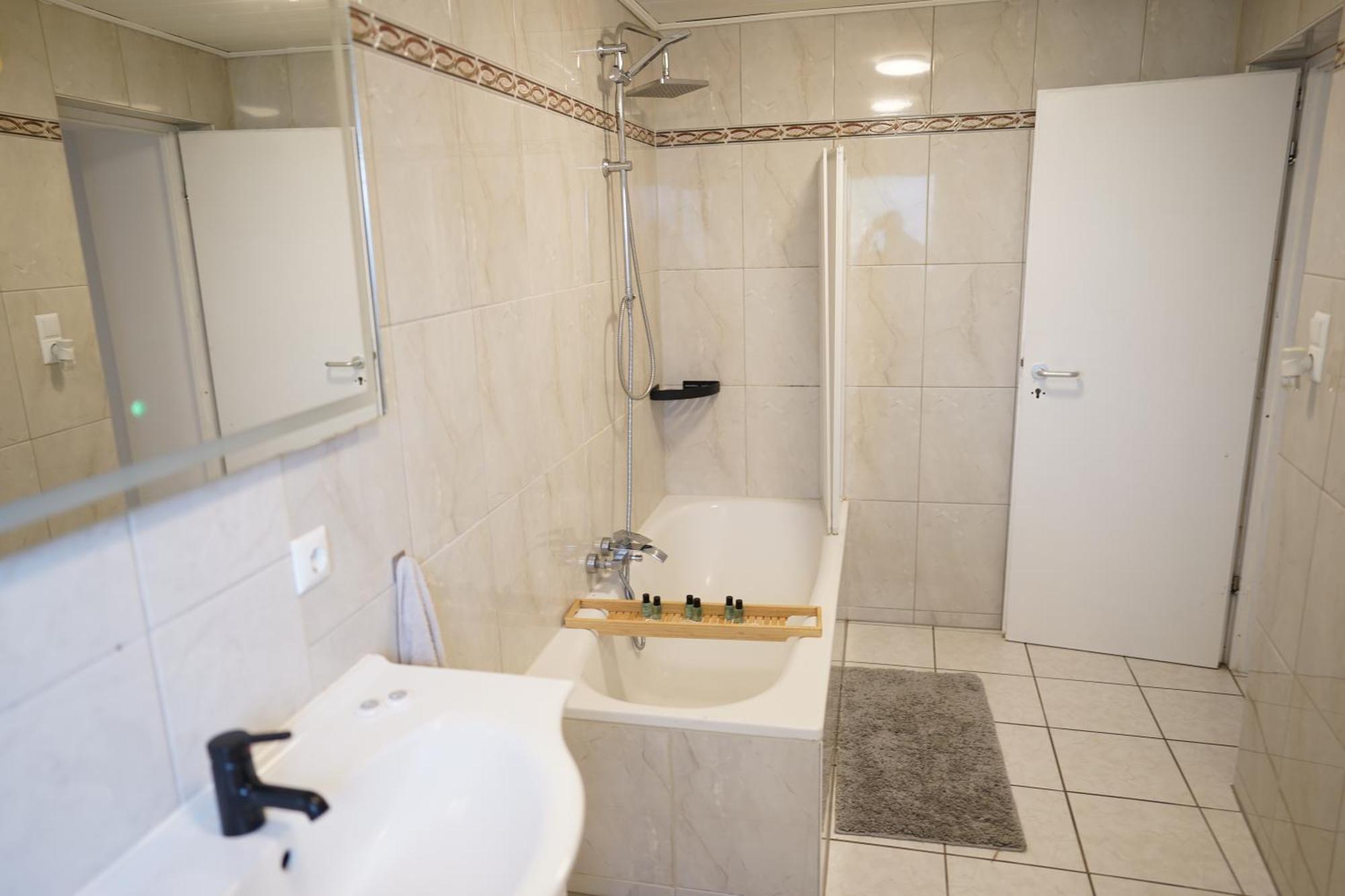 Apartment Sehr Grosse Ferienwohnung, In Wehome Classic Kaiserslautern
