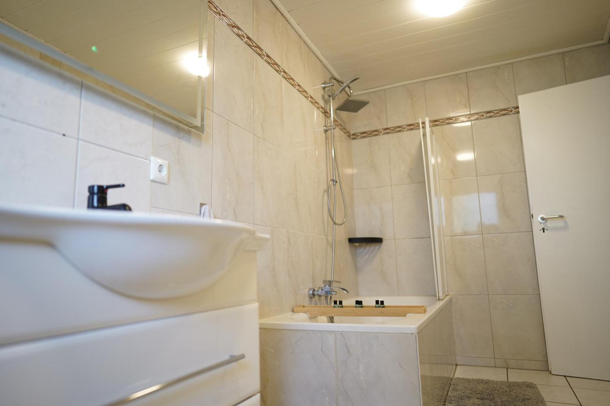 Sehr Grosse Ferienwohnung, In Wehome Classic Apartment Kaiserslautern