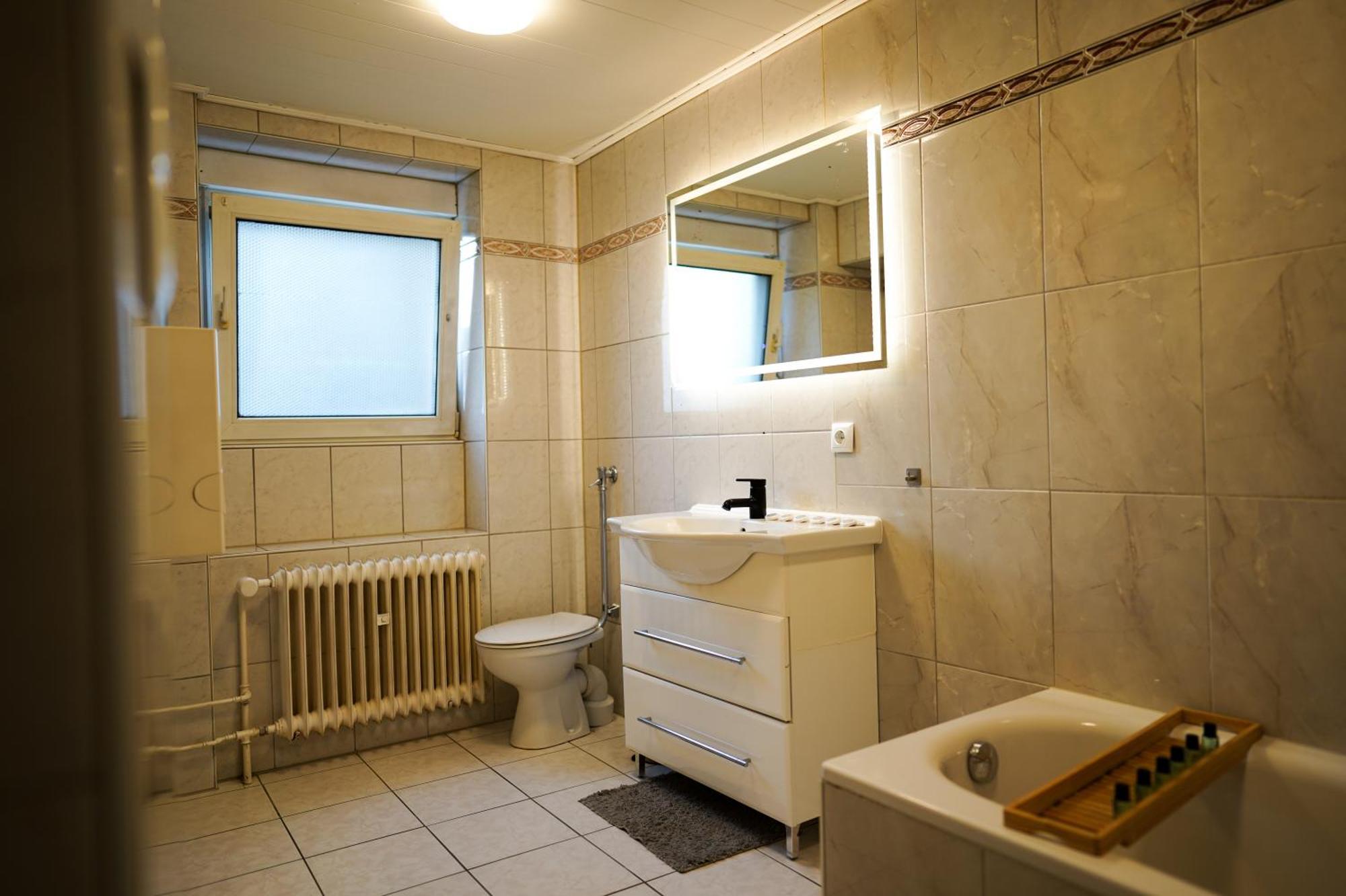 Sehr Grosse Ferienwohnung, In Wehome Classic Apartment